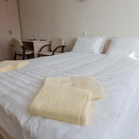 Hotel Halt Time 2*